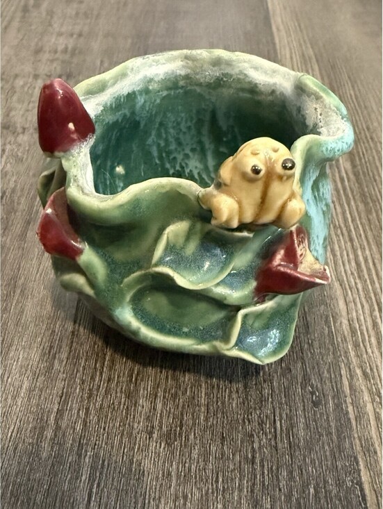 Majolica Other - Majolica Art Pottery Frog Lilly pad small Planter Pot Succulents